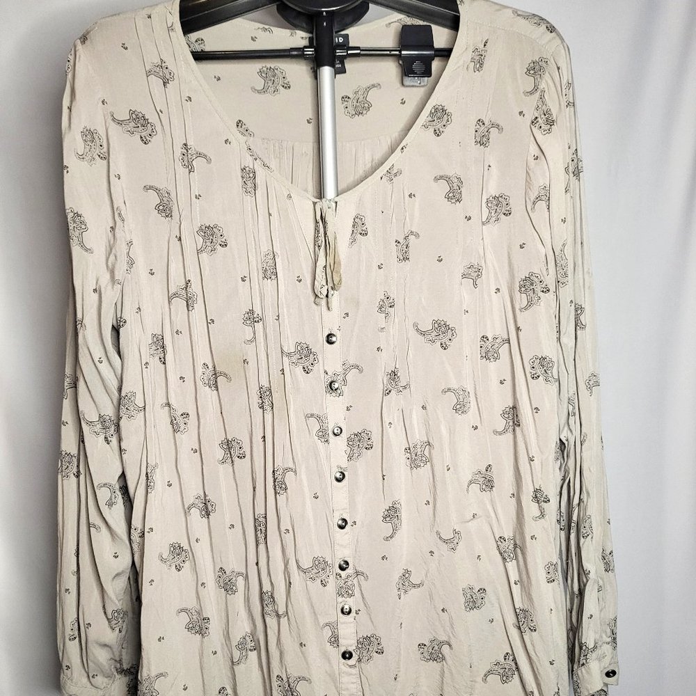 Gray Torrid Ribbed Breast Blouse w/Black Paisley Print - SZ 2 - No Damage - 1005